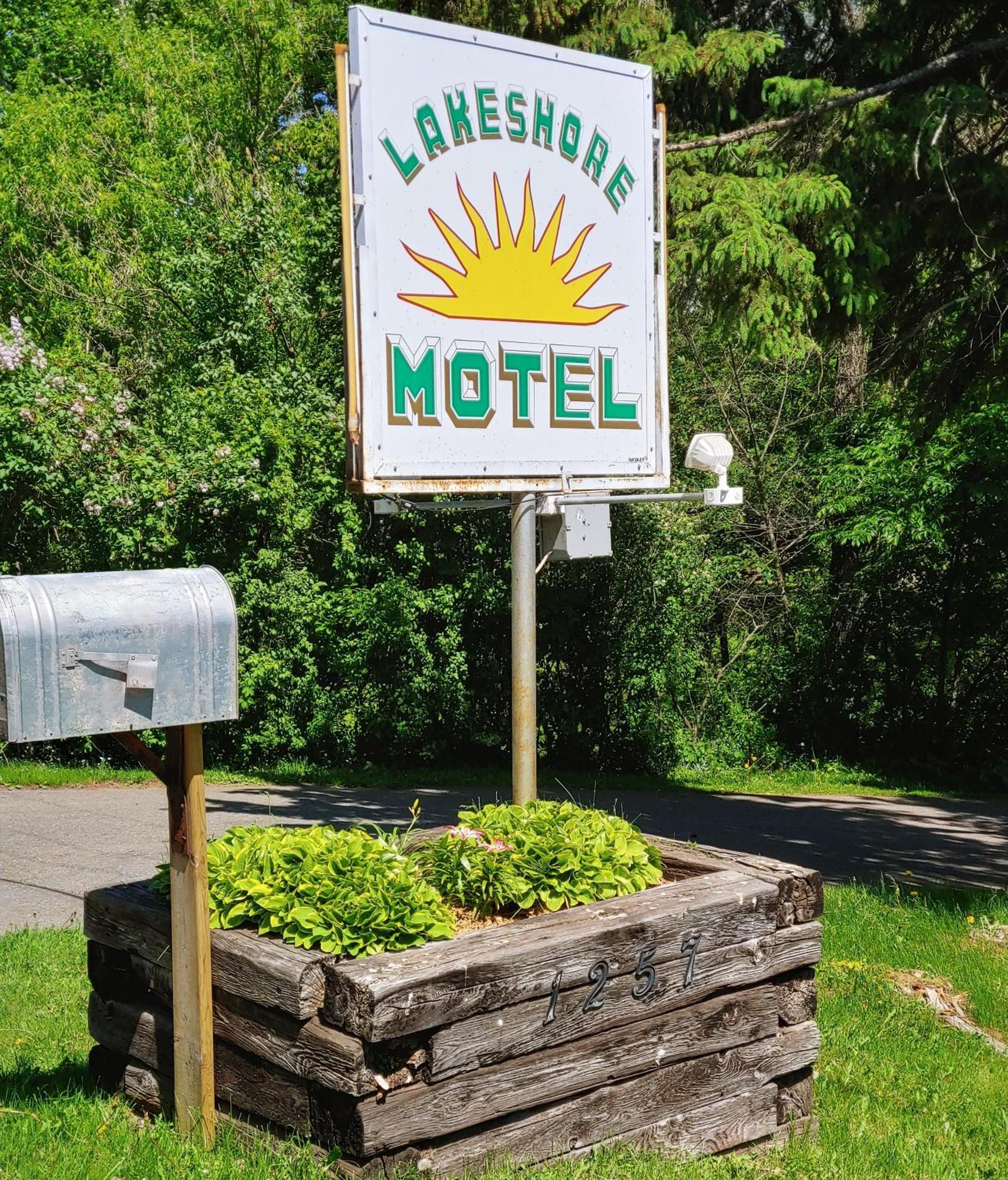 Lakeshore Motel Ice Lake Iron River Exterior photo
